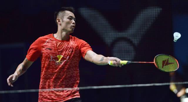 杜兰特连续得分，全队士气高涨